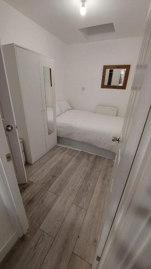 Double En-Suite Room Available In 3 Bed Apt Londres Extérieur photo