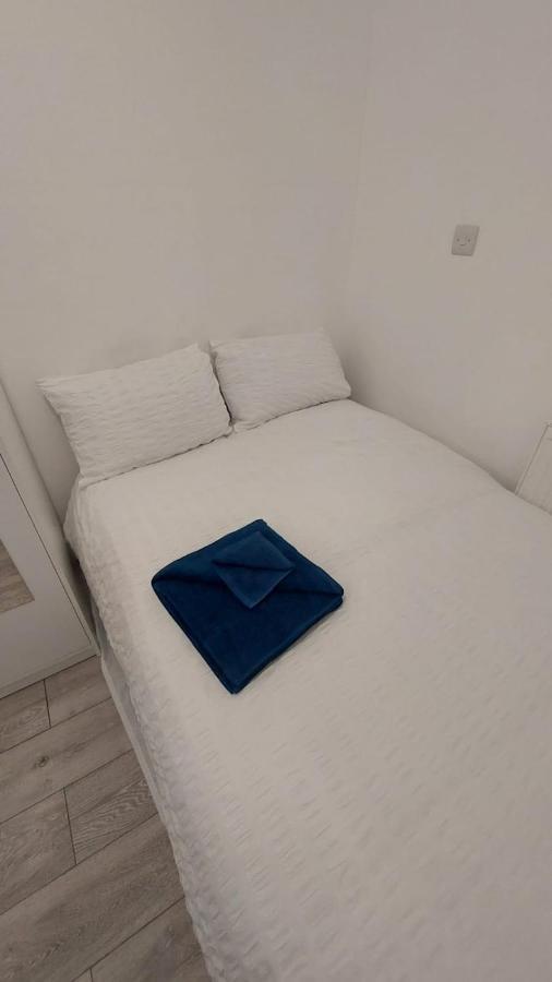 Double En-Suite Room Available In 3 Bed Apt Londres Extérieur photo
