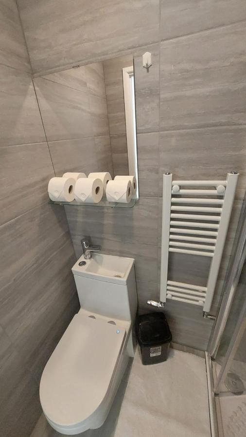 Double En-Suite Room Available In 3 Bed Apt Londres Extérieur photo
